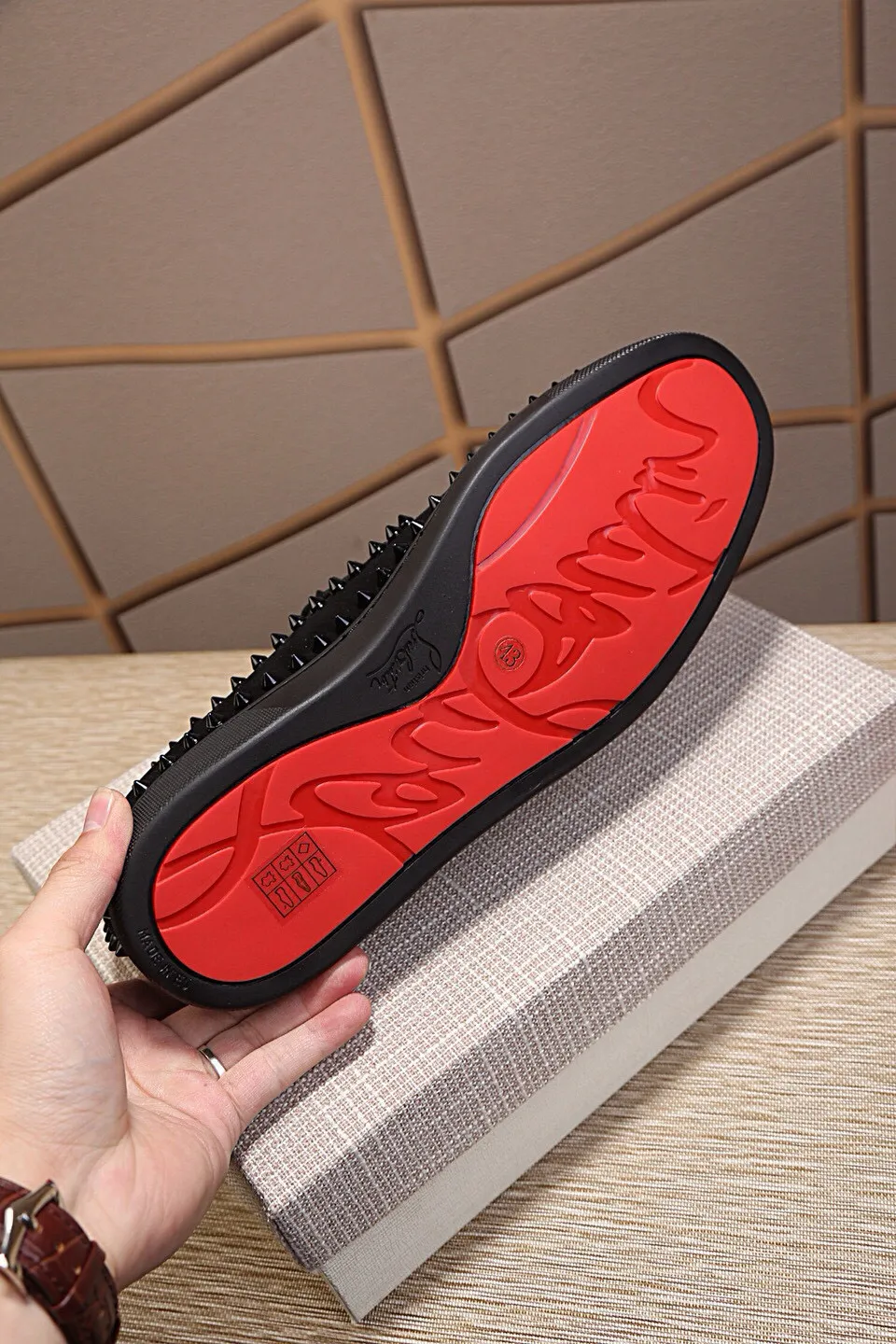 Men's shoes 💰: 438💰christian louboutin (CL red sole shoes) counter hot diamond series, casual sneakers for couples 📢 📢 📢 Exclusive hot style release🎈🎈💪Movable latex feet👻Finished outsole line [Proud]😝Female 35-40# Male 38#-46, global supply😝 [Top version]: Original imported cowhide frosted upper, top original leather lining, original molded TPU outsole, original 1:1 detail processing, original shoe last.
